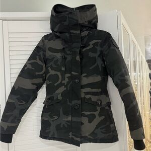 Camouflage Canada Goose XXS (2XS) Parka black label